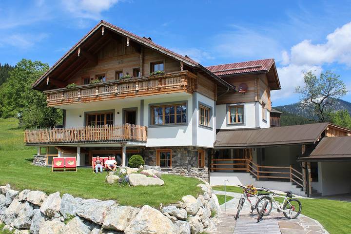 Ferienhaus für 10 Personen, mit Whirlpool und Sauna sowie Garten - 1