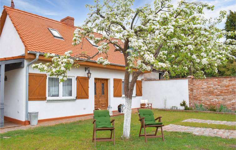 Ferienhaus für 6 Personen, mit Terrasse und Seeblick in Nowe Warpno