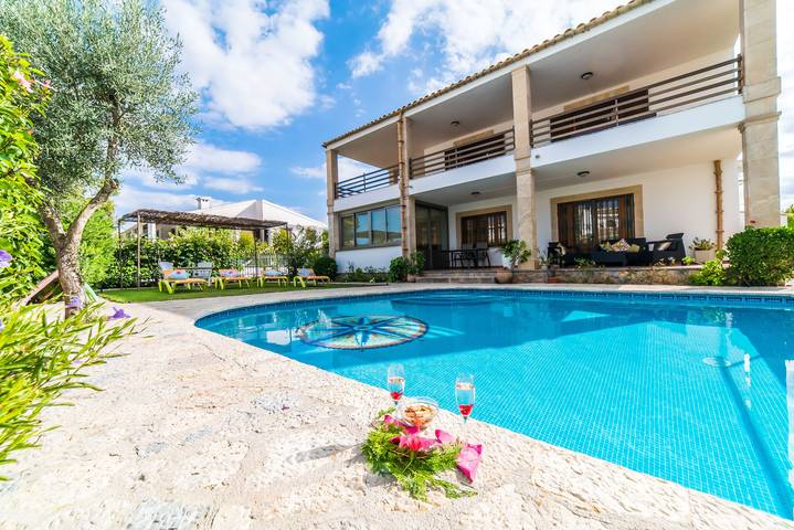 Holiday home for 8 people, with garden and terrace - 1
