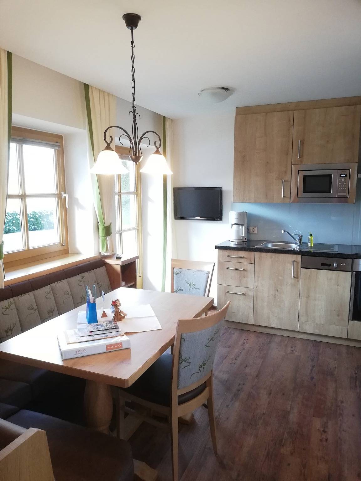 Entire apartment, Vacation Apartment Landhaus Gruber with Mountain View in Alpendorf, Sankt Johann im Pongau