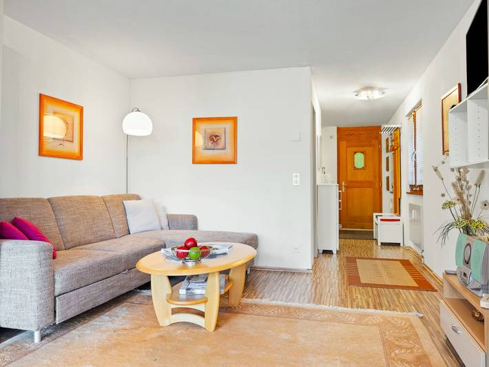 Ferienwohnung für 2 Personen, mit Ausblick und Balkon sowie Garten in Ernen