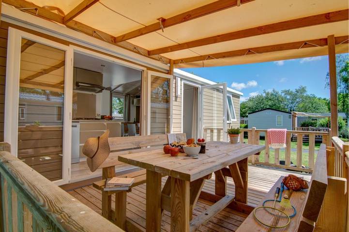 Mobil home pour 4 personnes, avec jardin ainsi que piscine et terrasse, adapté aux familles à Névez - 2