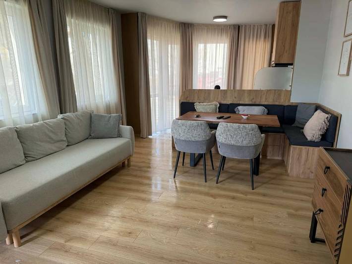 Location de vacances pour 4 personnes, avec Balcon ainsi que Terrasse et Vue à Roussé