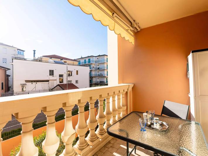 Appartamento per 4 persone, con balcone a Taggia