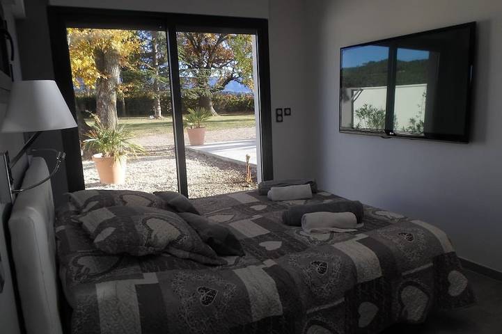 Location de vacances pour 6 personnes, avec terrasse et jardin à Saint-Marcellin-lès-Vaison - 2