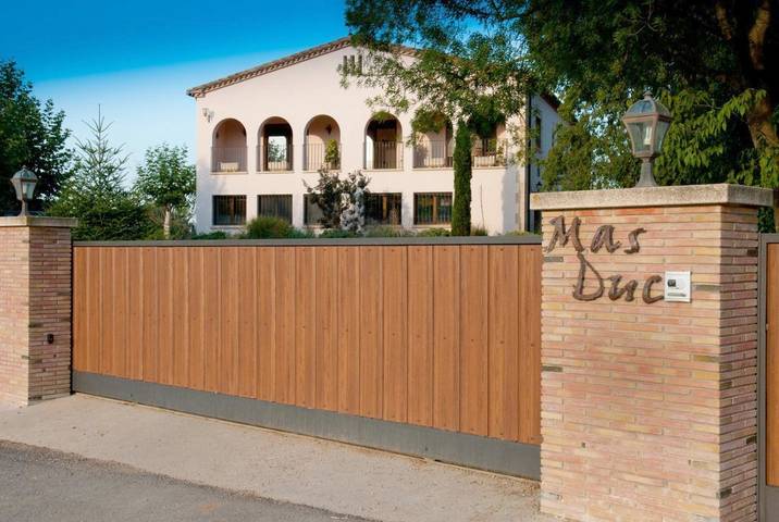 Casa rural para 3 personas, con Terraza y Jardín además de Piscina y Vistas en Bescanó - 2