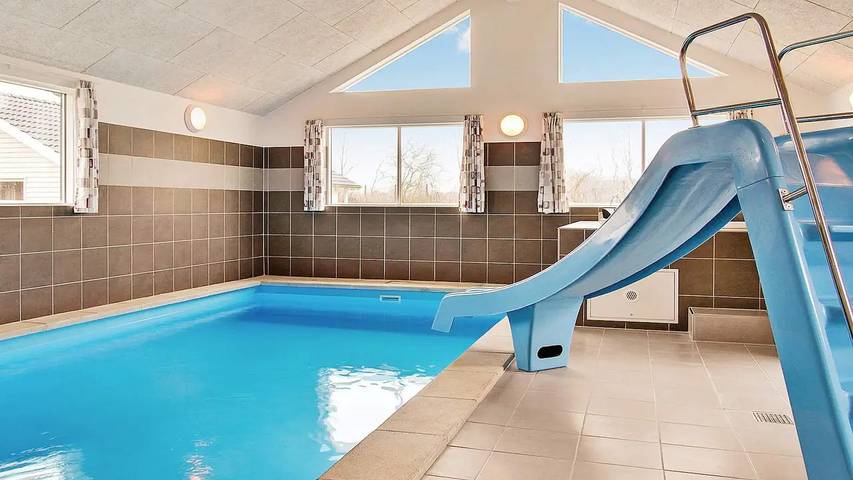 Ferienhaus für 25 Personen, mit Pool und Whirlpool sowie Terrasse und Sauna in Olpenitz - 3