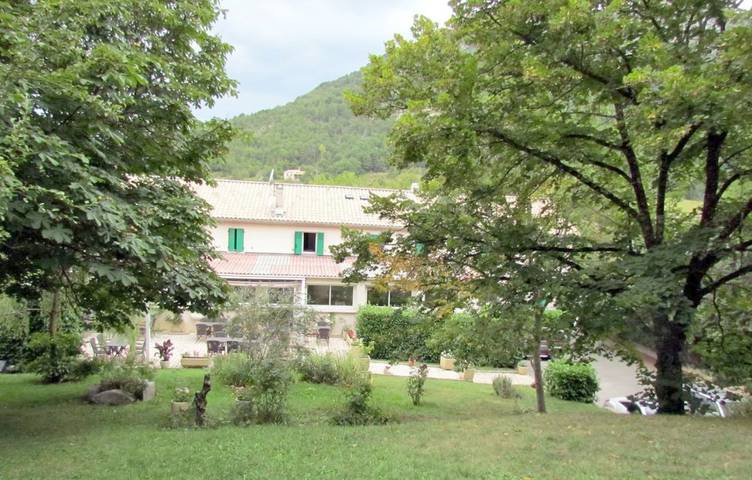 Hôtel pour 4 personnes, avec jardin, animaux acceptés