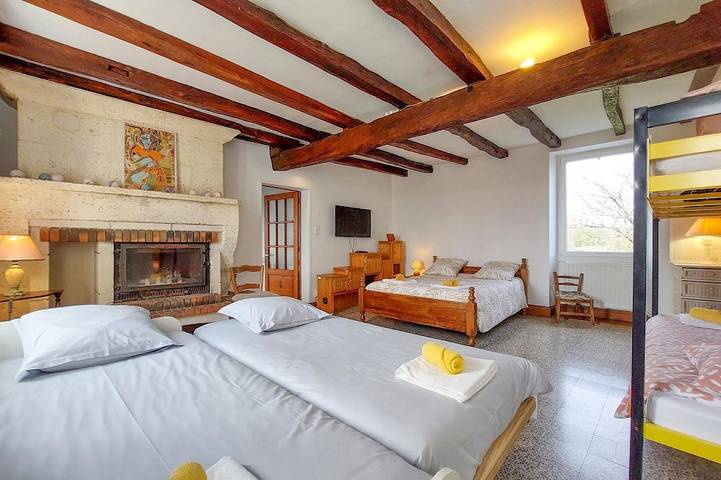 Location de vacances pour 16 personnes, animaux acceptés à Touvre - 2