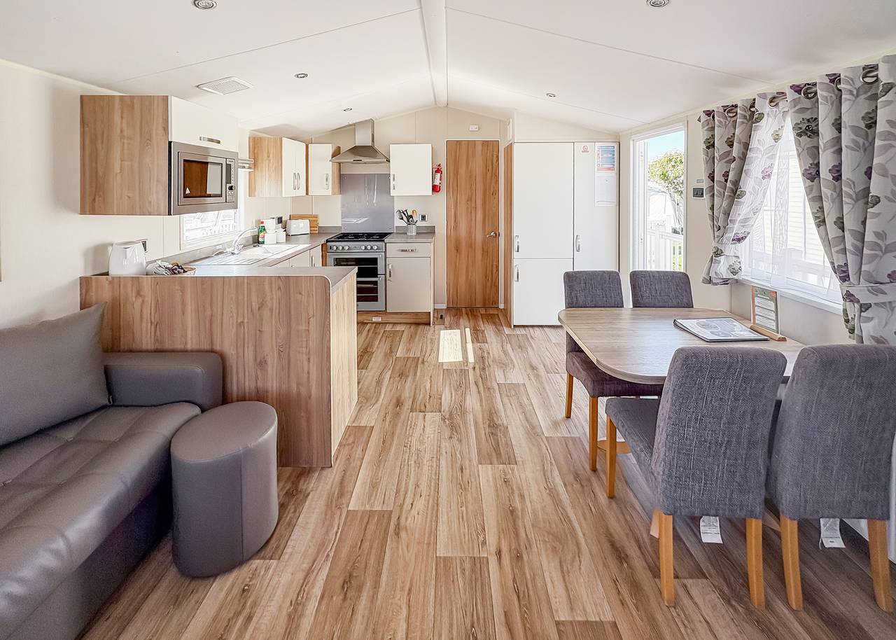 Purn Gold 6 (Pet) in Nord Somerset
