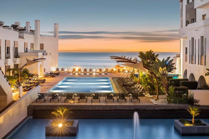 Club vacances pour 4 personnes, avec Balcon et Jacuzzi ainsi que Terrasse et Jardin en Algarve