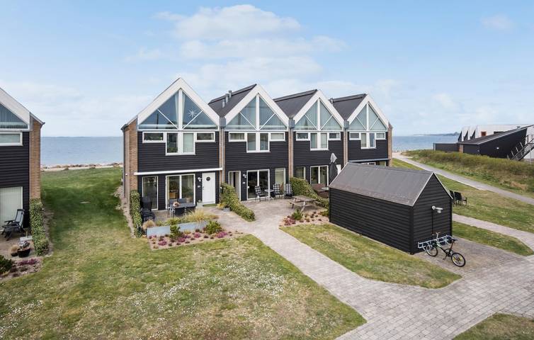 Feriehus for 6 personer, med terrasse og jacuzzi - 1