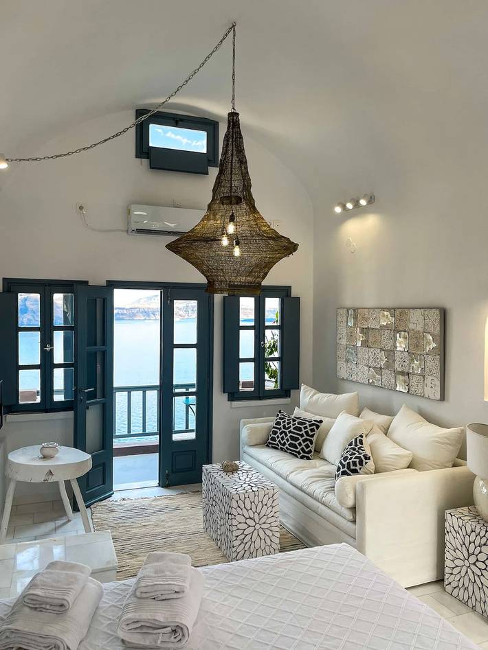 Villa for 4 people, with ocean view in Oia