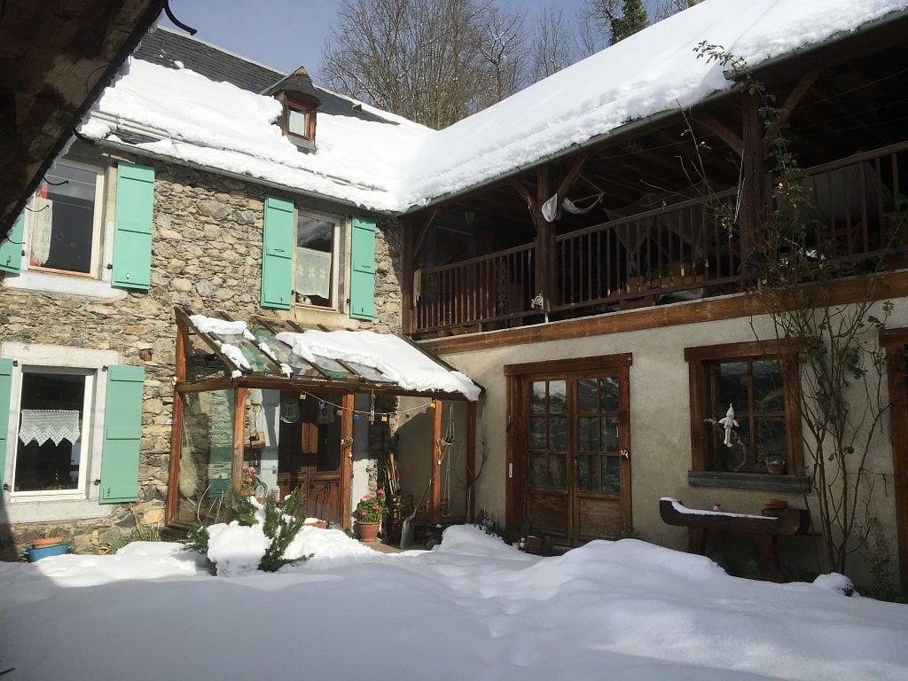 La Maison Soubiau - Chambre des combles, ou suite des combles in Guchan, Parc national des Pyrénées