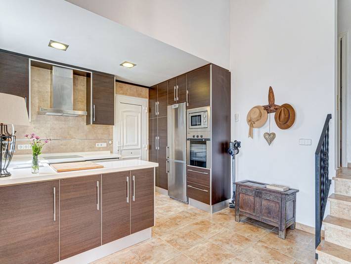 Casa rural para 6 personas, con piscina además de jardín y terraza, Familias con niños en Provincia de Valencia - 2