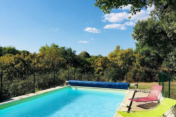 Location de vacances pour 5 personnes, avec Terrasse et Jardin à Montvalent