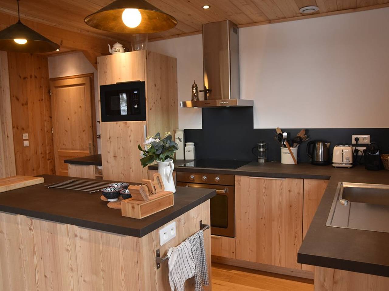 Cozy chalet in Montgenèvre with fireplace and Wifi in Montgenèvre, Briançon region