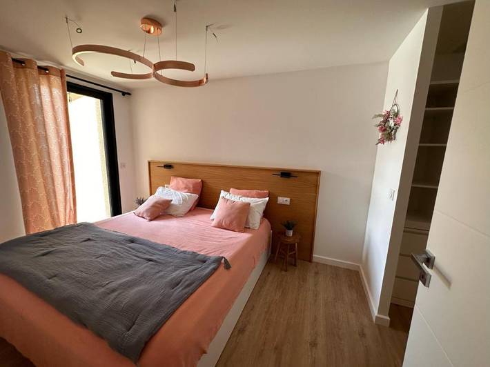 Gîte pour 4 personnes, avec Terrasse à Pusignan
