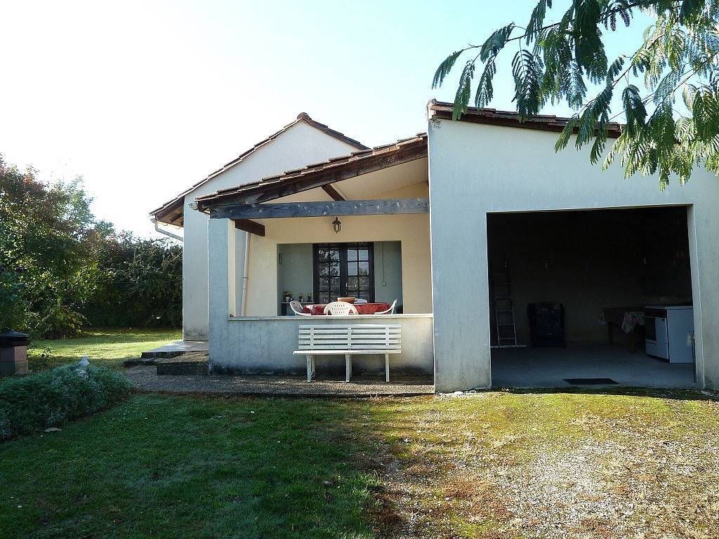 Gîte Bessous in Montpon-Ménestérol, Périgord Blanc