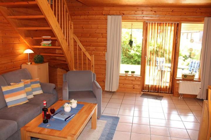 Ferienhaus für 5 Personen, mit Terrasse und Garten sowie Sauna und Ausblick