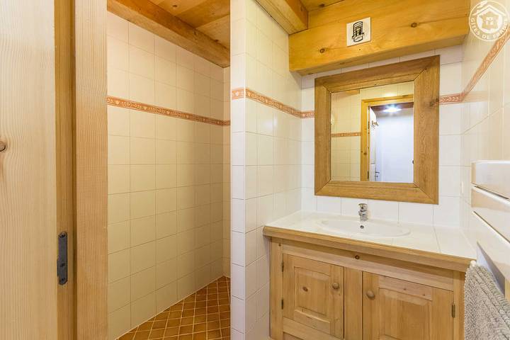 Chalet pour 6 personnes, avec balcon à Notre-Dame-de-Bellecombe - 2