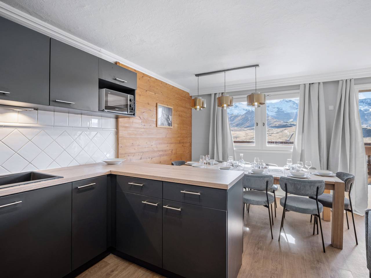 Geheel appartement, Spacious apartment for 10 pax in Val Thorens, ski-in ski-out, south-facing balcony, wellness area in Val Thorens, Massif de la Vanoise