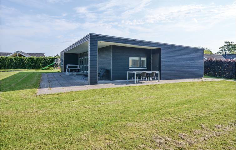 Ferienhaus für 8 Personen, mit Terrasse und Whirlpool sowie Sauna in Ahl Strand