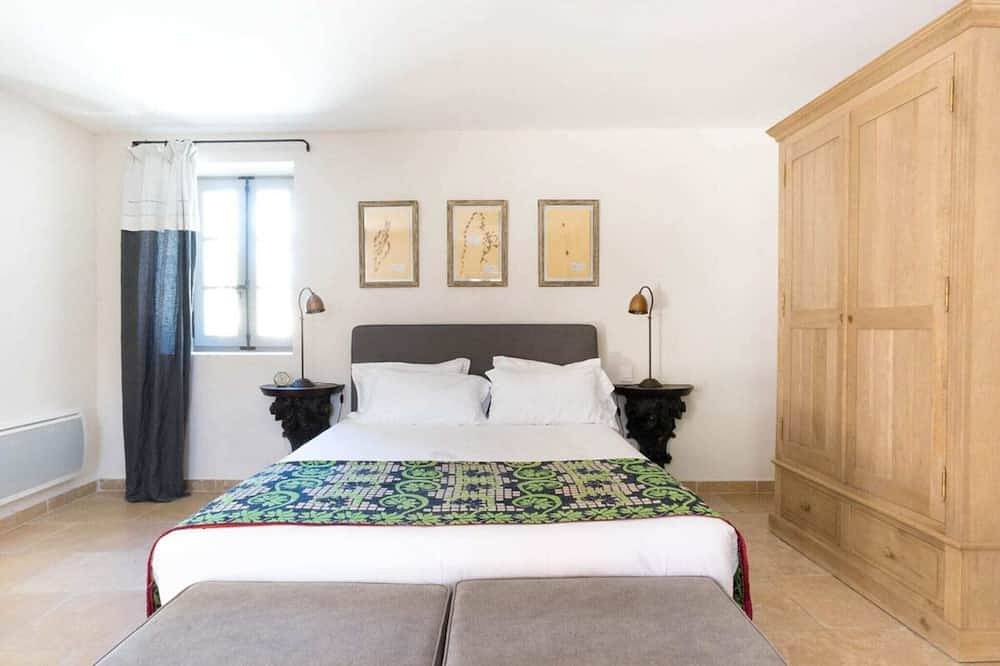 Ganze Wohnung, Landhaus voller Charme in der Provence auf einem Weingut in Robion, Regionaler Naturpark Luberon