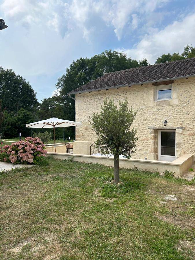 Two-Bedroom House in Trélissac, Périgord Blanc