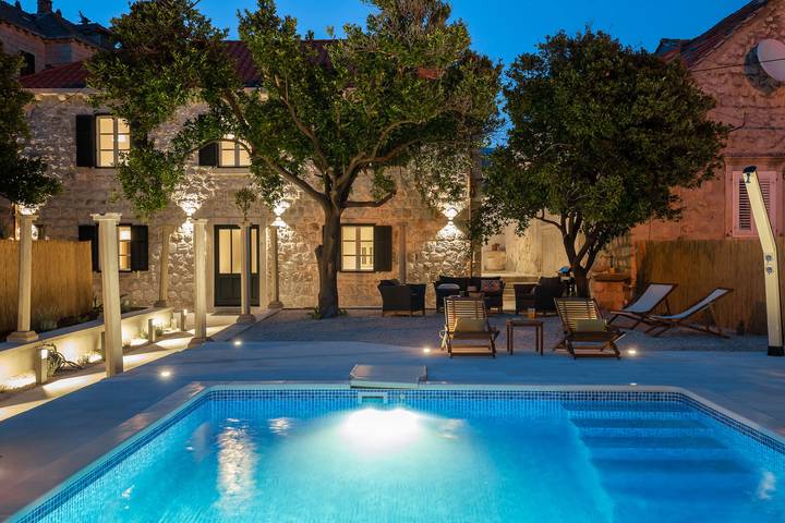 Villa for 8 people, with Terrace and Yard in Dubrovnik