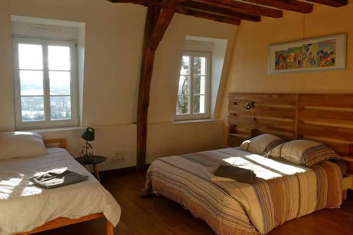 Location de vacances pour 14 personnes, avec terrasse ainsi que jacuzzi et jardin à Saint-Georges-sur-Baulche - 2