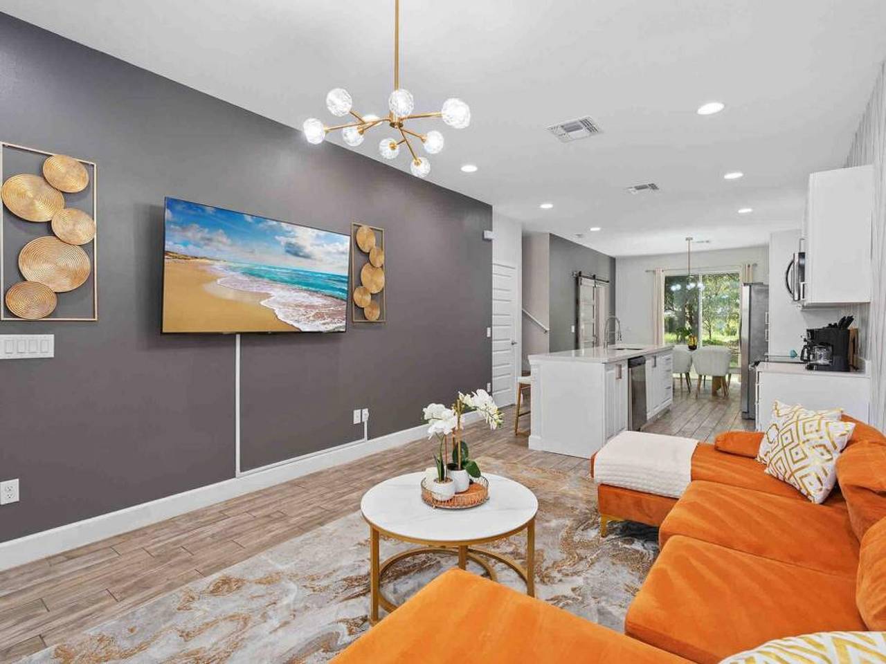 Super Calm- Sleeps 17 W Designs   Close To Parks  in Kissimmee, Condado de Osceola