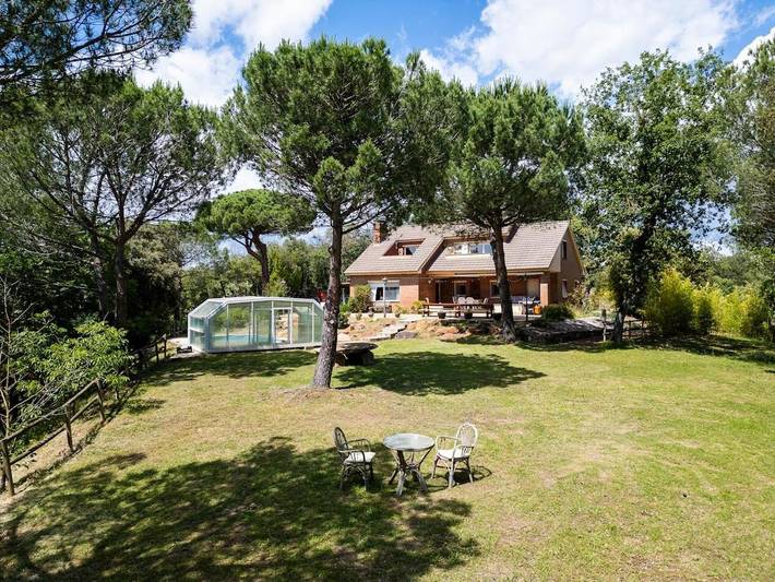 Casa rural para 11 personas, con Balcón y Terraza además de Piscina y Vistas en Montanyola