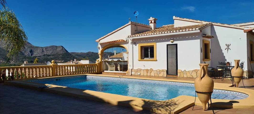 Casa rural para 6 personas, con Terraza y Jardín además de Piscina y Vistas en Orba