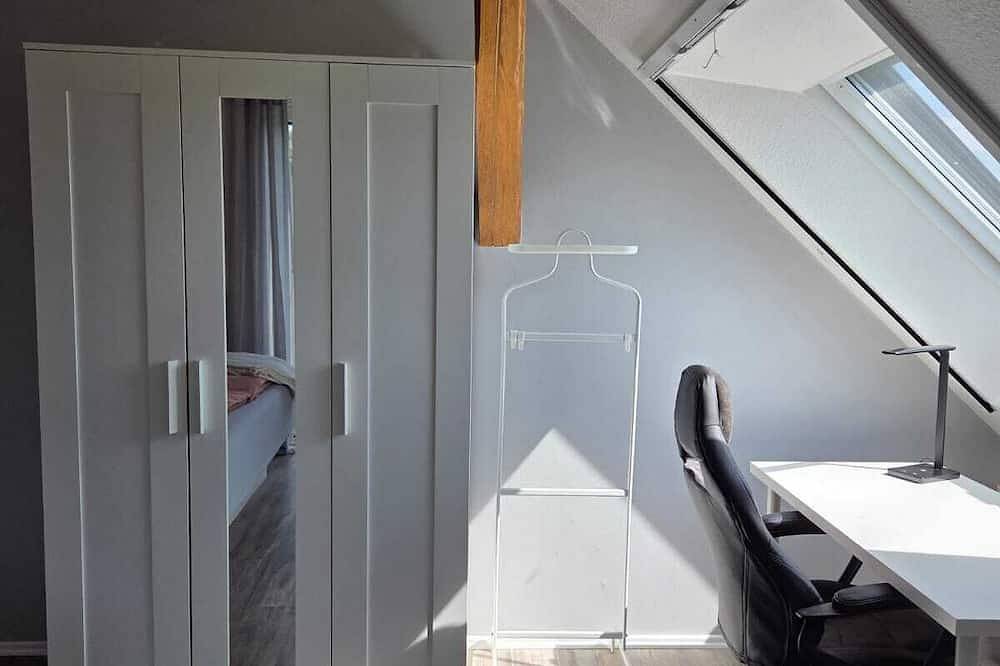 Ganze Wohnung, Moderne Ferienwohnung im Grünen – Seen, Radwege & Events in der Nähe, 4 Pers. in Korbach, Waldecker Land