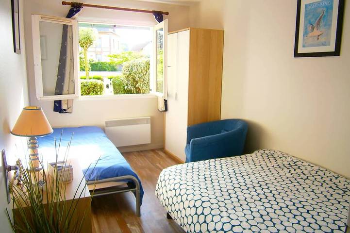 Appartement entier, Cabourg - Appartement tout confort 1/6pers WIFI en Rdj avec terrasse 100m plage in Cabourg, Région de Caen
