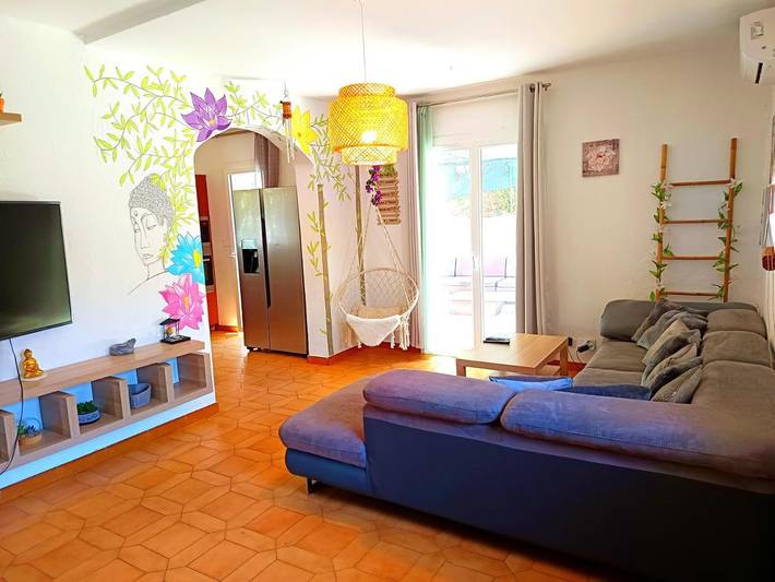 Location de vacances pour 5 personnes, avec terrasse ainsi que vue et piscine à La Valette-du-Var - 3