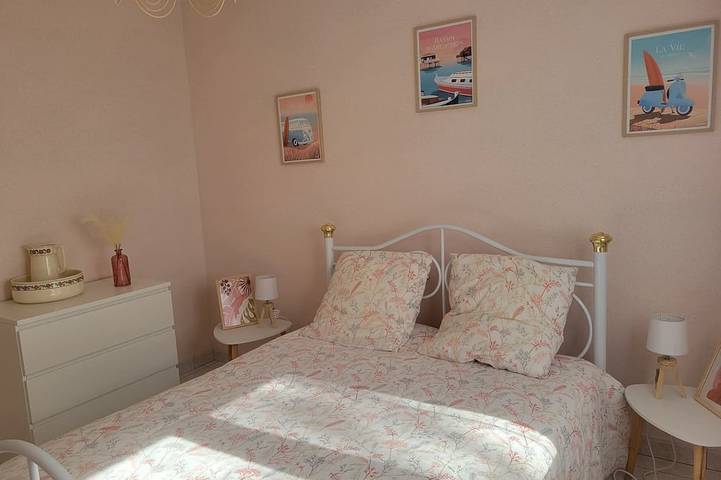 Pleasant, bright beach villa in Hourtin Plage, Hourtin