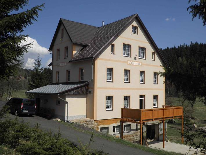 Ferienhaus mit wunderschöner Aussicht und Billard in Abertamy, Karlsbad und Umgebung
