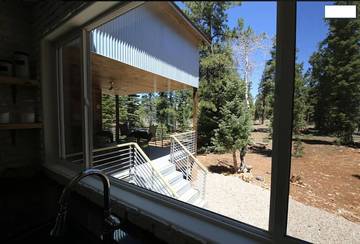Log Cabin for 11 Guests in Duck Creek Village, Dixie National Forest, Picture 1