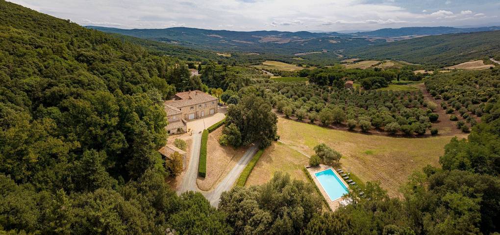 Ganze Wohnung, Ferienwohnung Ginestra mit privater Terrasse, Kamin und Gemeinschaftspool in Gambassi Terme, Florenz Provinz