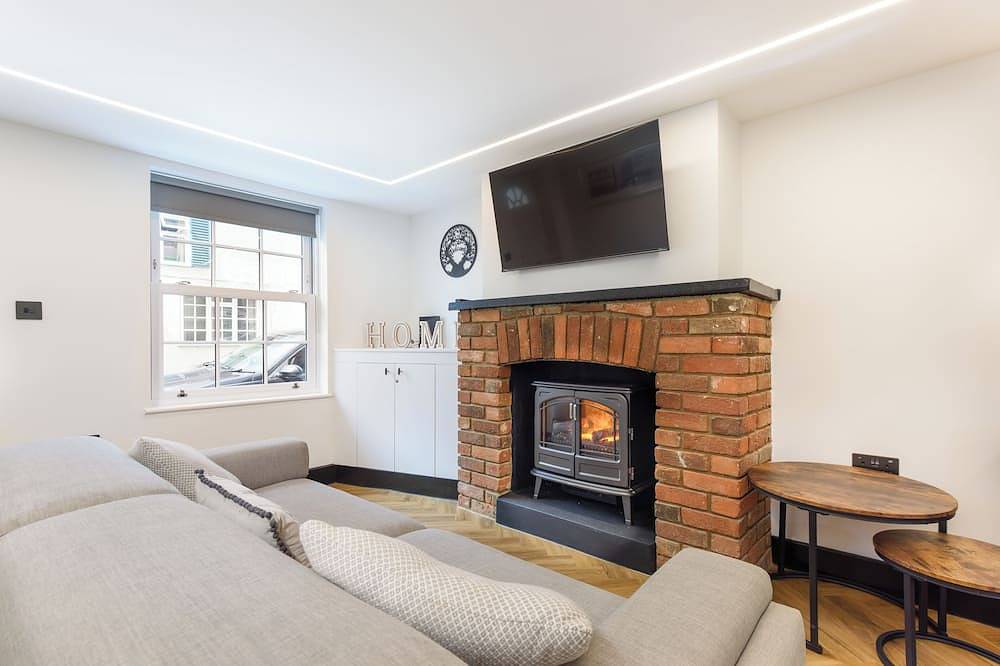 Welcome to our modern refurbished 200 Year Old Cottage in Redbourn, Hertfordshire