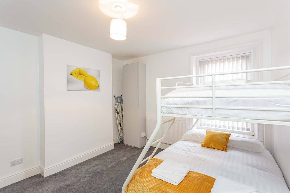 Entire apartment, Cherry Property - Hornby Road - Lemon suite in Blackpool Pleasure Beach, North West England