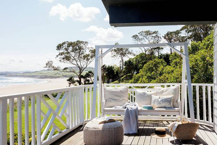 Wishome—A Fairytale Home to Extend Summer by the Sea in San Vicente de la Barquera, Parc naturel d'Oyambre