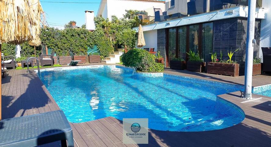 Location de vacances pour 10 personnes, avec piscine ainsi que jardin et vue dans Marinhas - 3