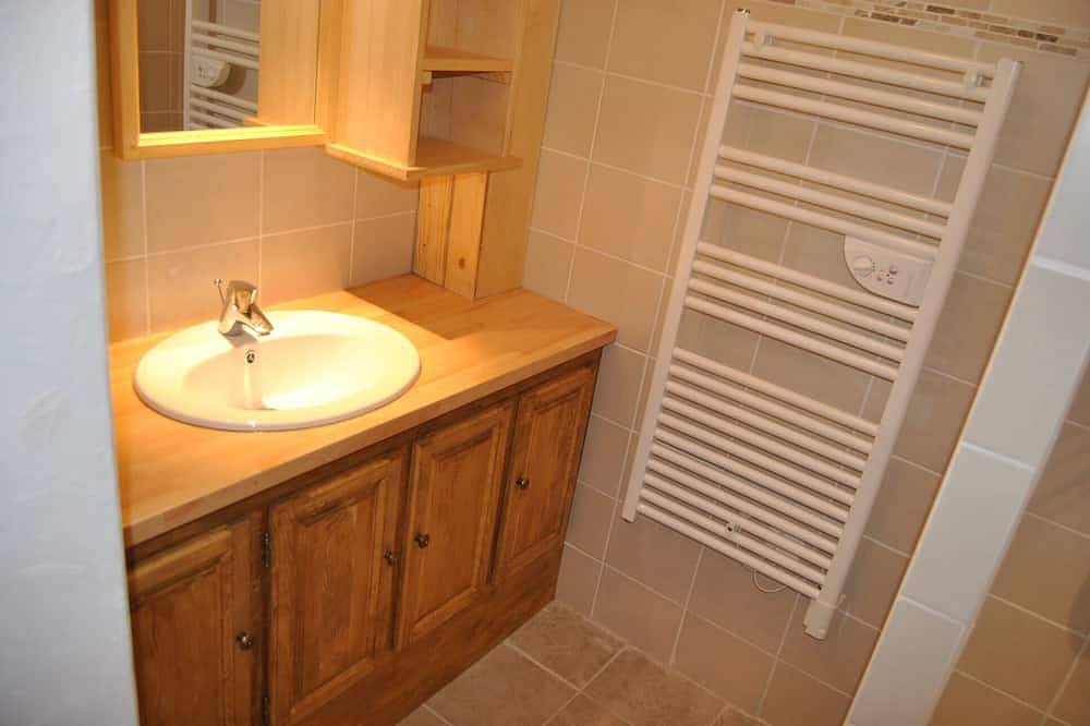 Joli Chalet 8 à 14 pers jura .nombreuses activités sur place, confort assuré in Cerniébaud, Jura