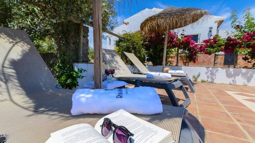 Casa de vacaciones para 9 personas, con piscina además de vistas y jardín en Antequera - 4