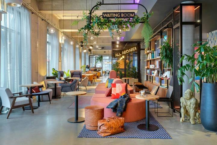Hotel für 4 Personen, mit Ausblick in Friedrichshain Berlin