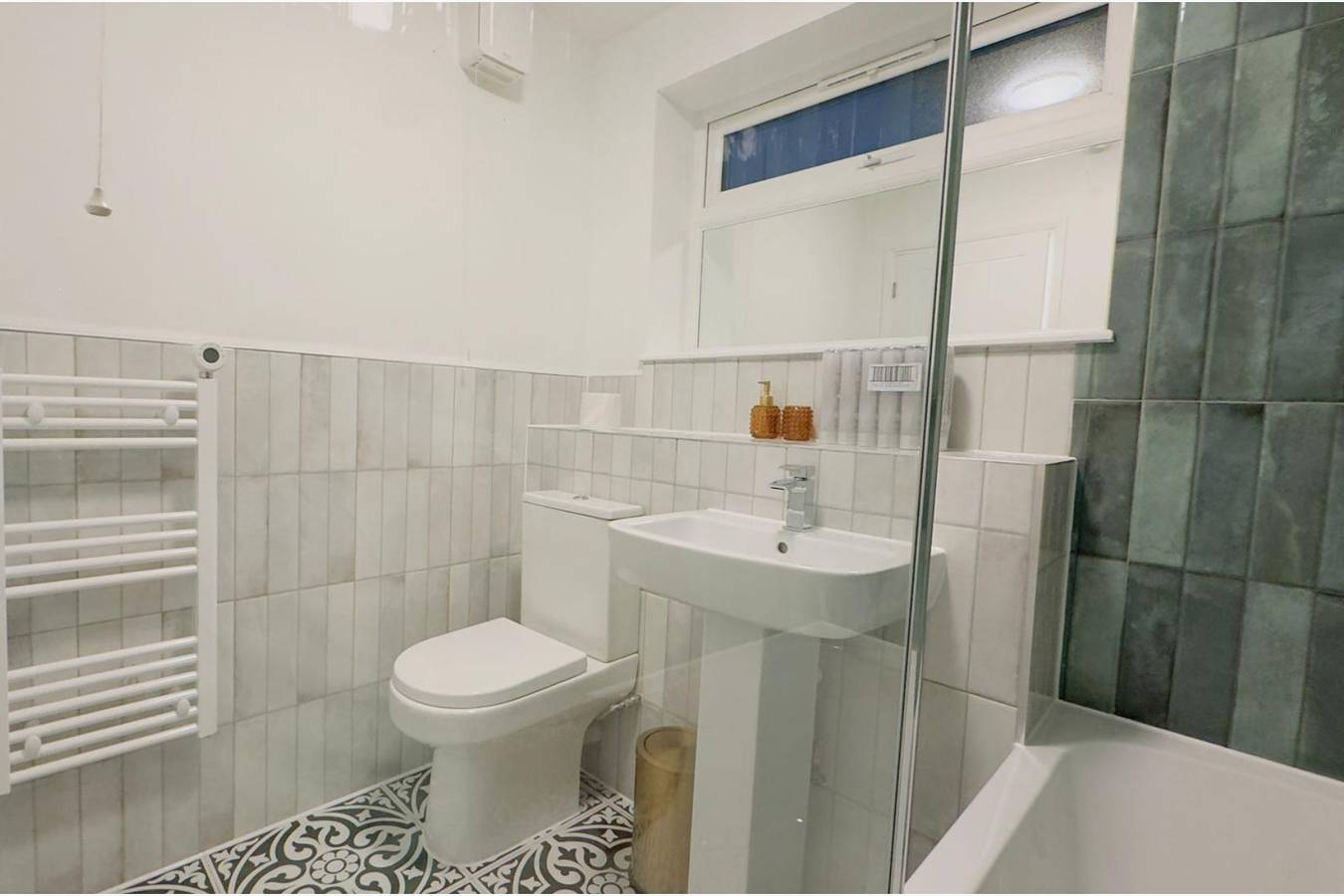 Ganze Ferienwohnung, Elizabeth Line - Parking - Wifi - Sleeps 4 in Bexley, London