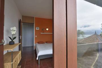Villa for 7 Guests in Montreux, Vaud, Picture 3